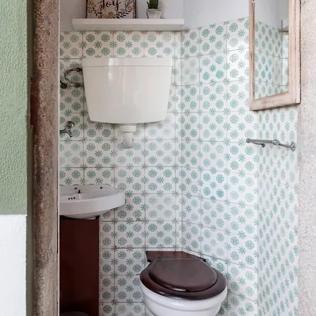 Дом отдыха Foz Townhouse- Sea, Garden & Garage Порту